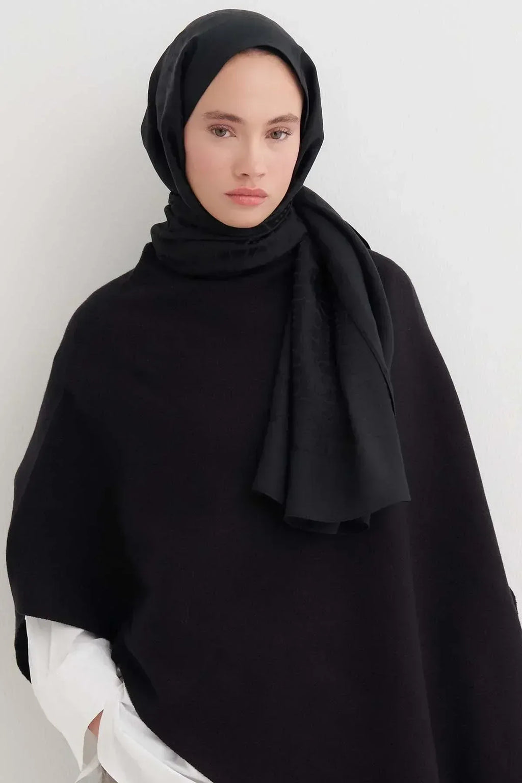 Luxe Pattern Liora Lyocell/Cotton Scarf Black