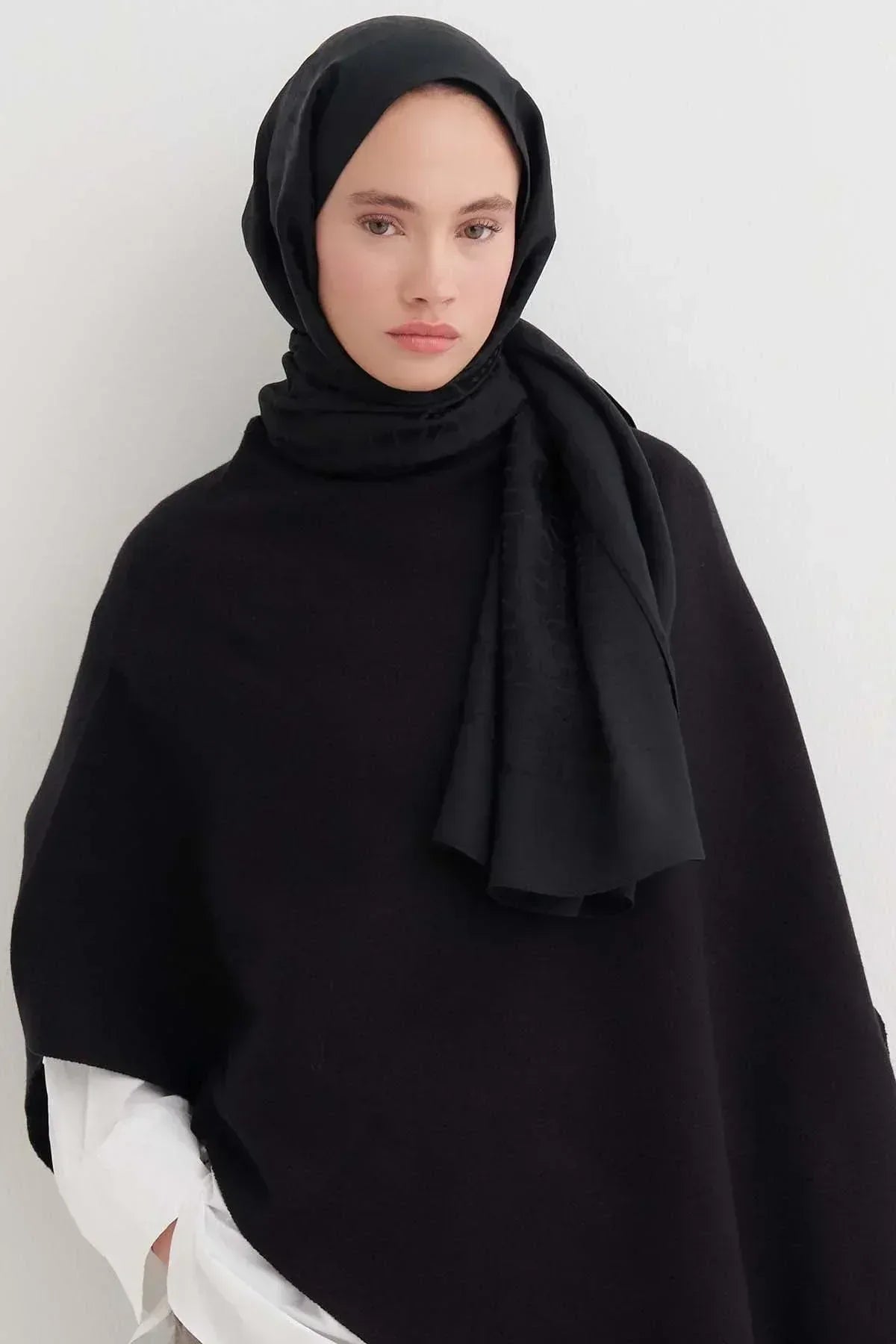 Luxe Pattern Liora Lyocell/Cotton Scarf Black
