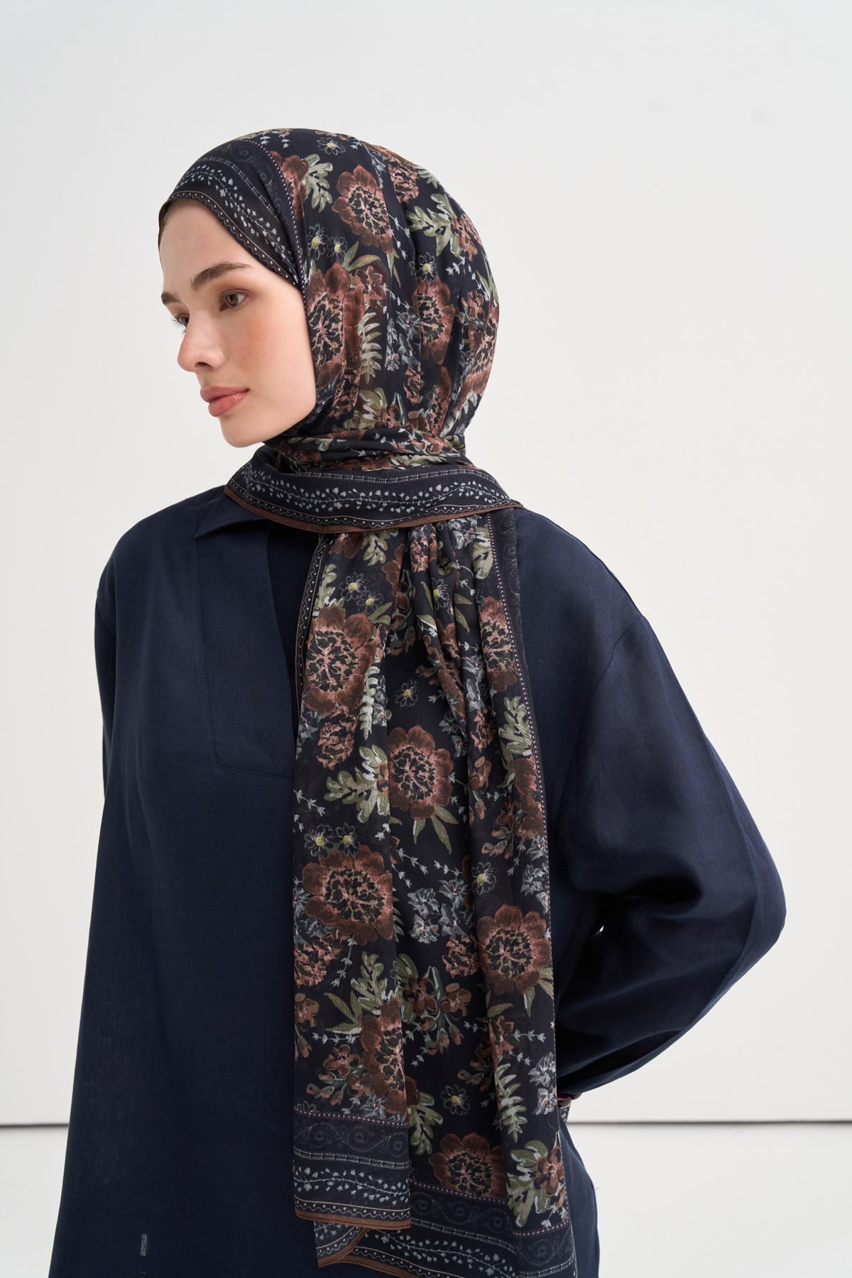 Mirella Aria Viscose Scarf – Brown