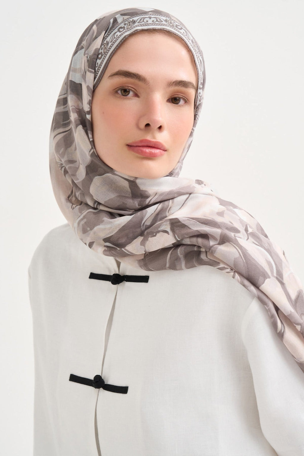 Rosalie Aria Viscose Scarf – Gray