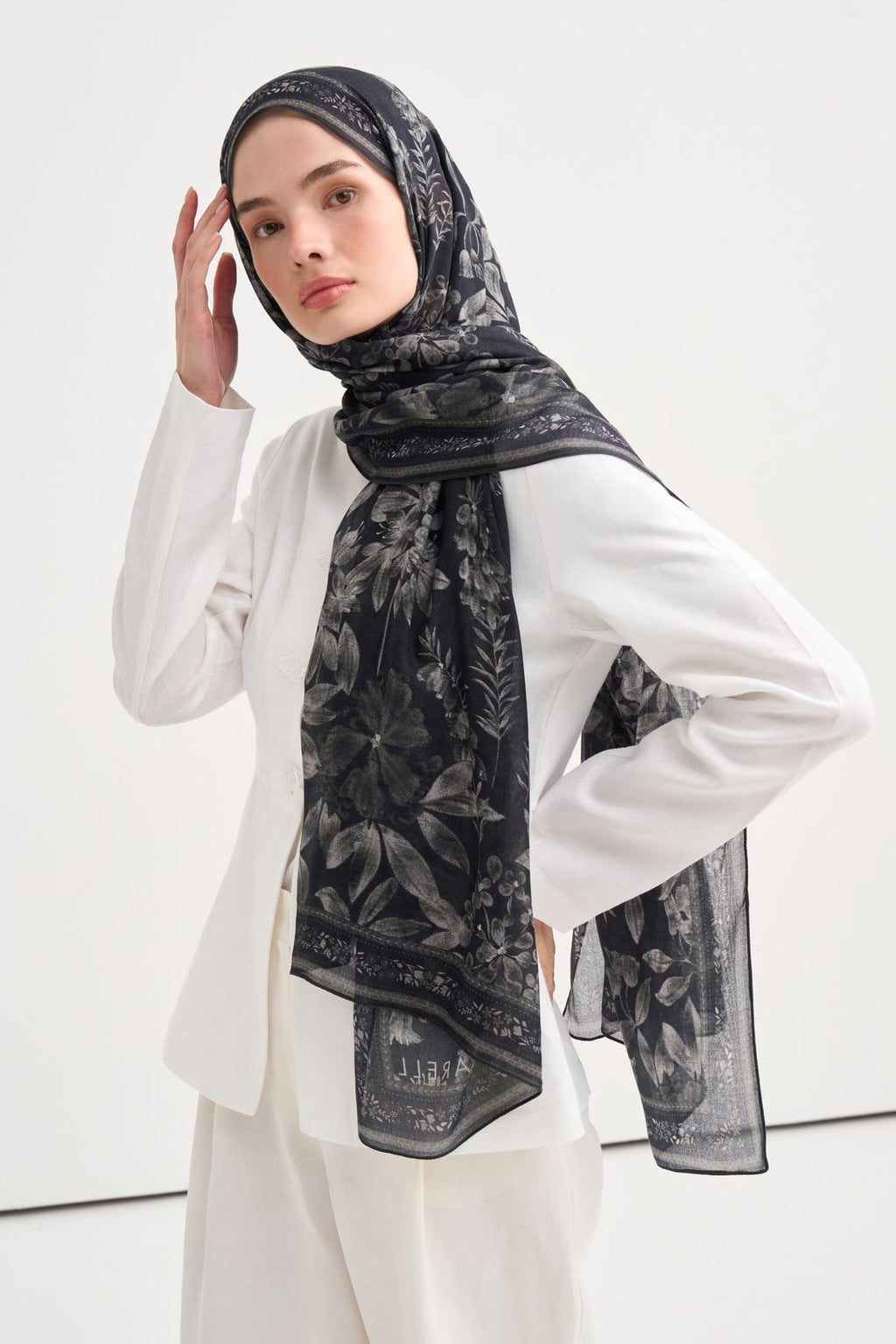 Solene Aria Viscose Scarf Black