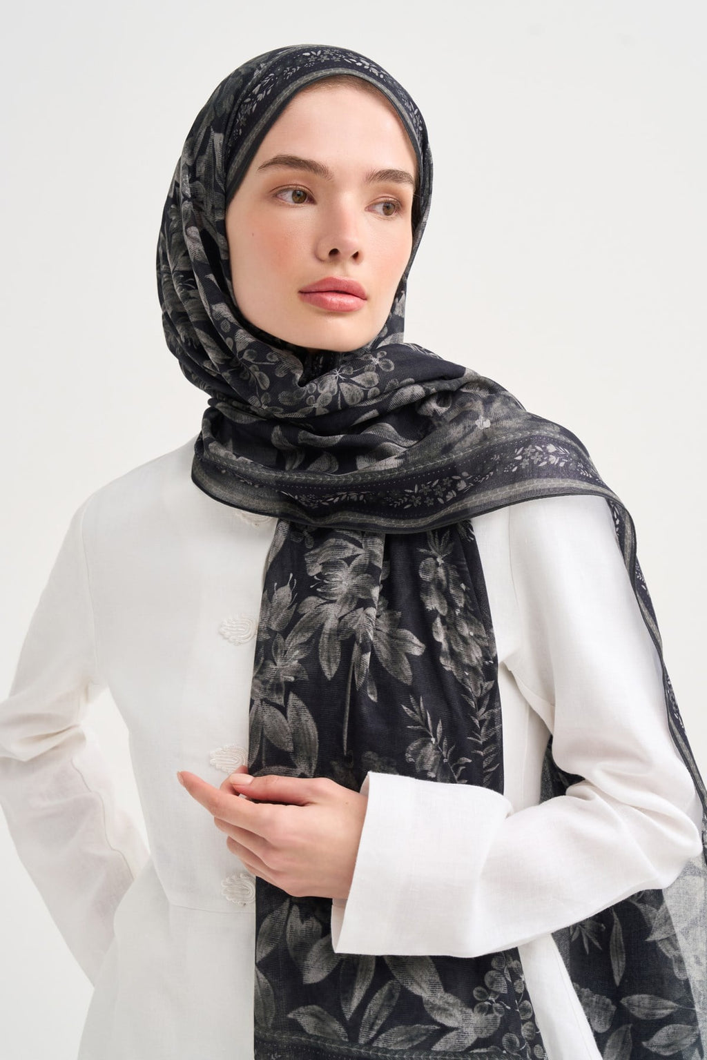 Solene Aria Viscose Scarf Black