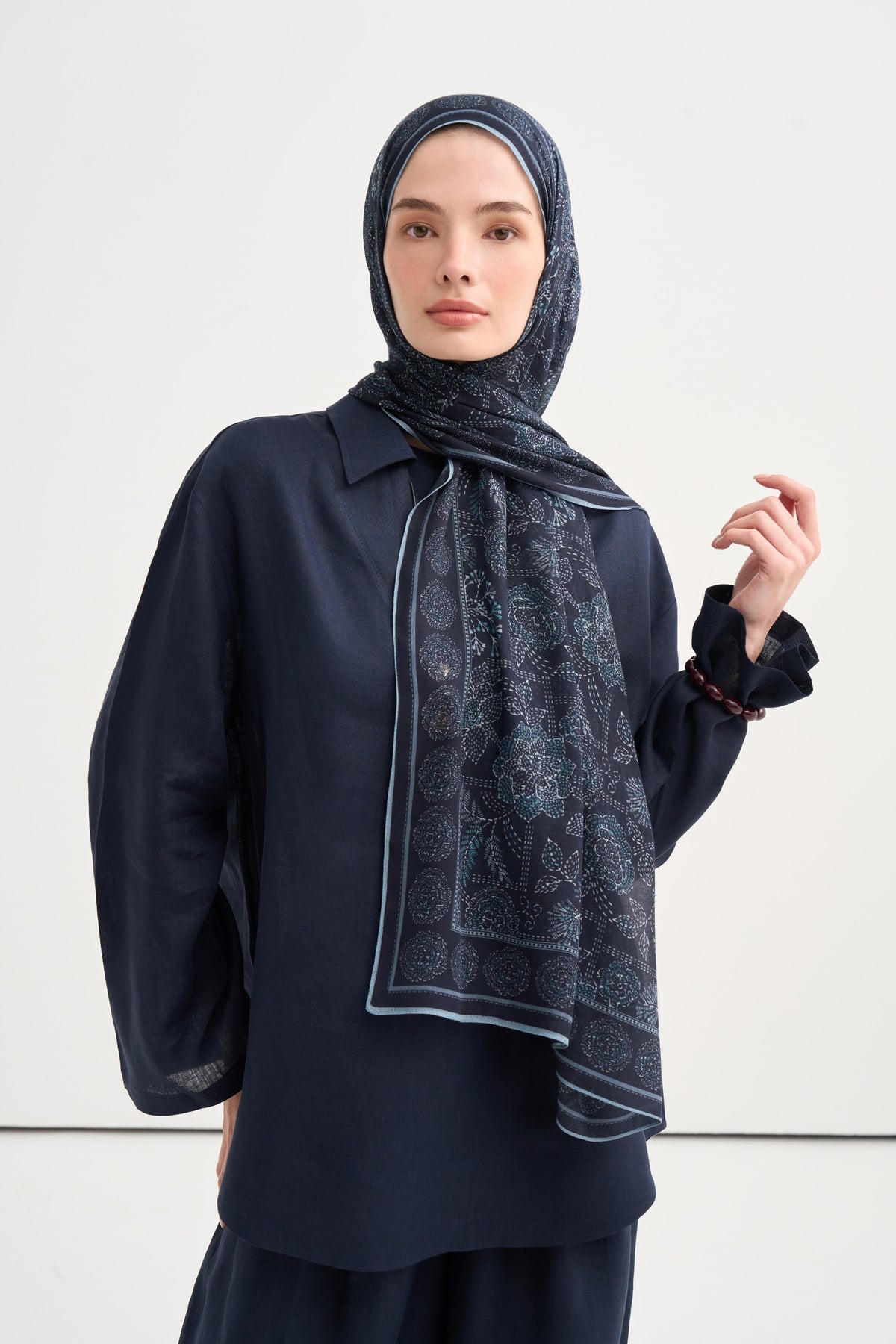 Viona Aria Viscose Scarf Blue