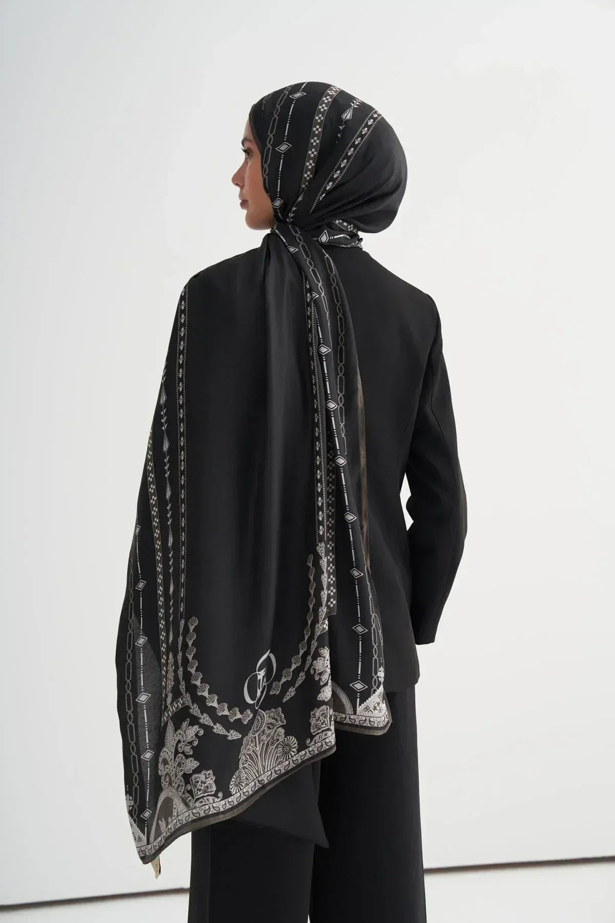 Saphire Incira Viscose/Rayon Scarf Anthracite